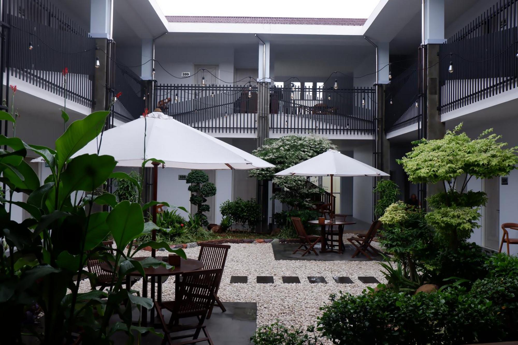 Grand Samota Hotel Sumbawa Exterior foto